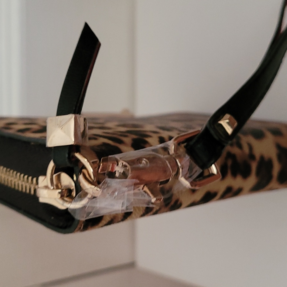 Stella & Dot Chelsea Tech Wallet - Picture 9 of 11
